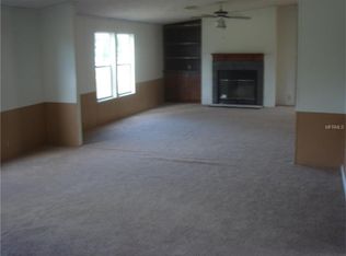 9454 Country Rd, Weeki Wachee, FL 34613