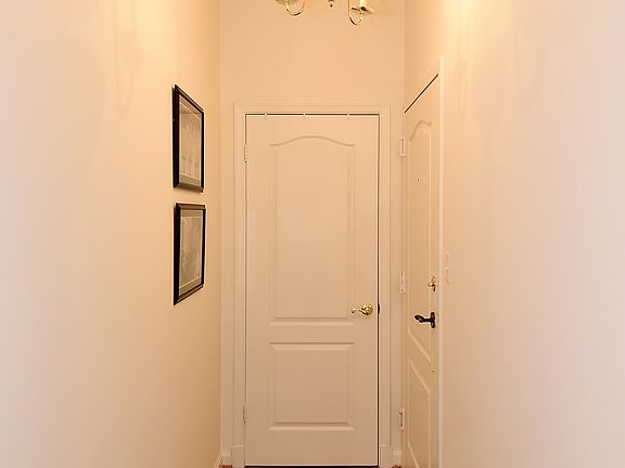3rd image of 1211 S Eads St APT 510