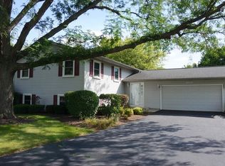 20553 N Elizabeth Ave, Prairie View, IL 60069