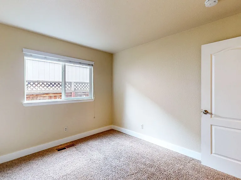 2135 Pebblewood Ct — Photo 33
