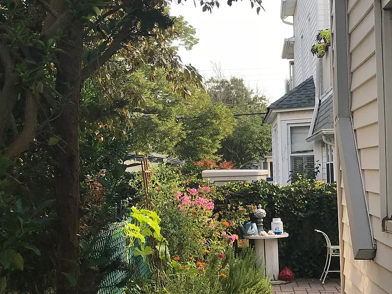 Heck Ave — Photo 15