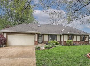 10706 W 54th St, Shawnee, KS 66203