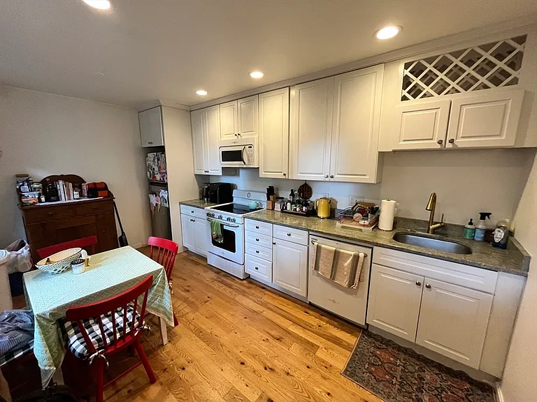 115 Elm St #1 — Photo 5