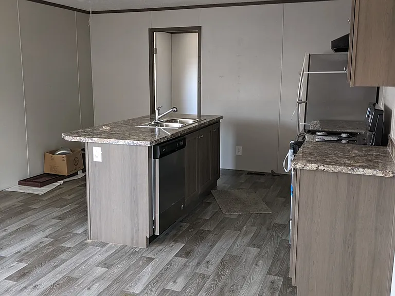 Hickory Knoll — Photo 18