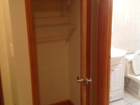 4th image of 2610 Harway Ave #2