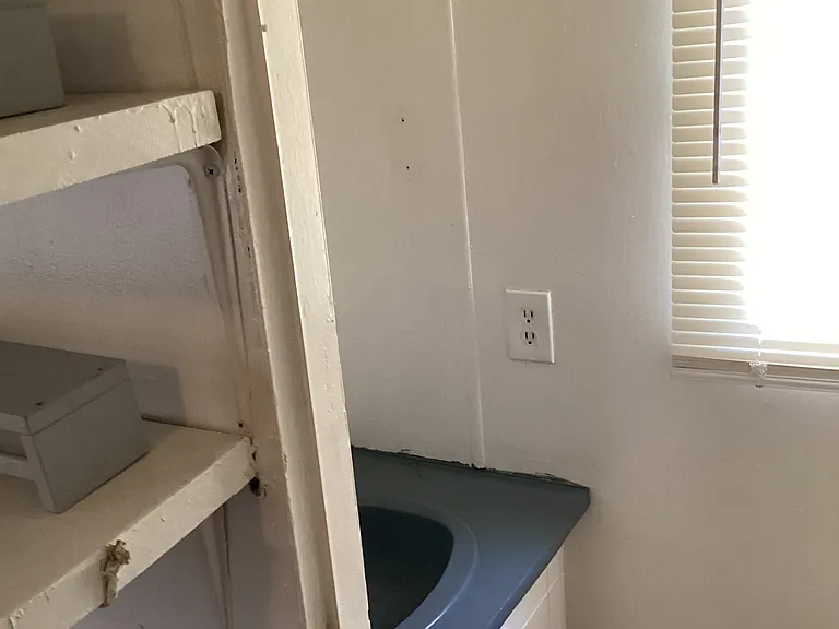 670 Belair Ave — Photo 7