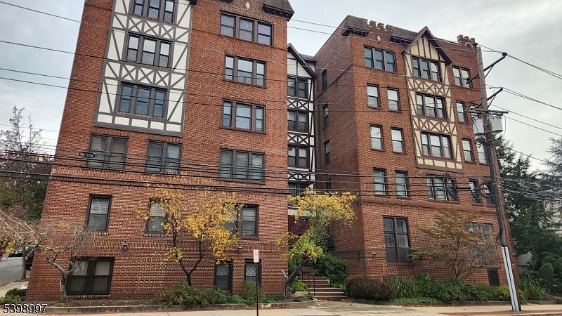 1st image of 109 Grand Ave