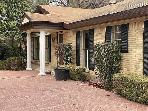 5th image of 5305 Hidden Oaks Ln