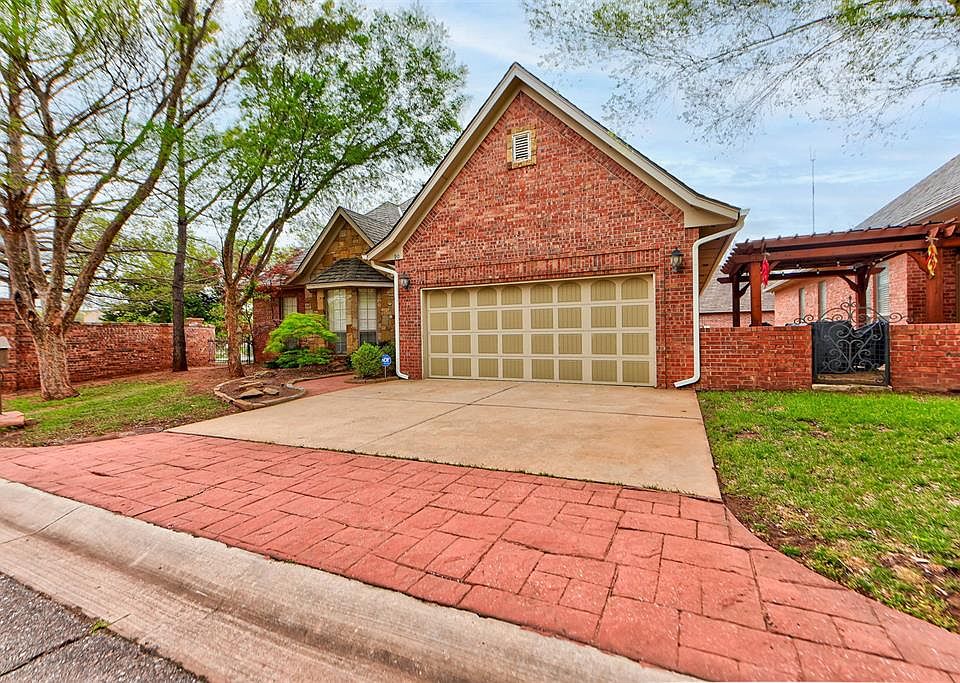 1st image of 90 Olde Village Way