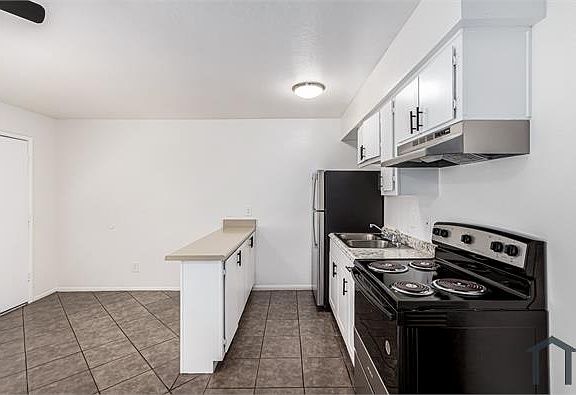 5th image of 1945 W Sweetwater Ave APT 101