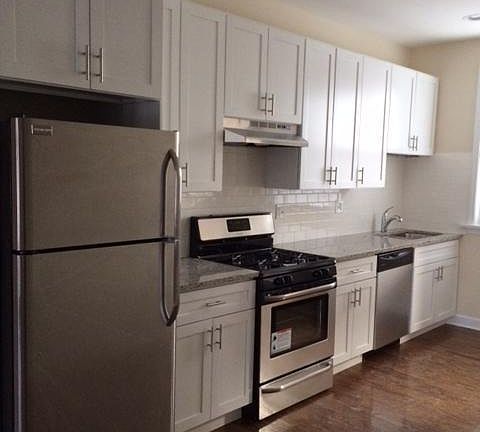 3rd image of 1821 W Leland Ave #3A