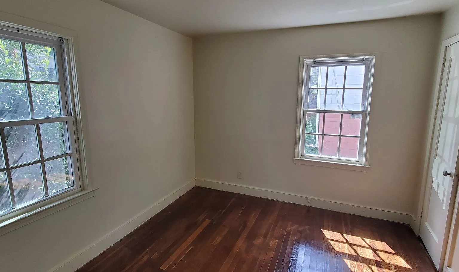 3 Bedroom 1 Bathroom House — Photo 4