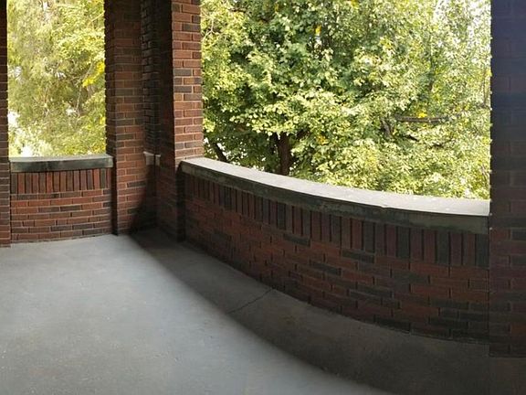 5th image of 4764 Pearl Rd #2