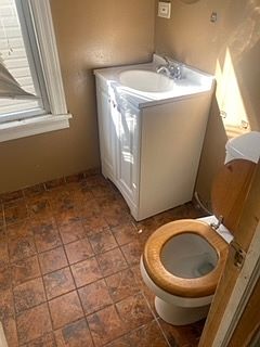 3rd image of 7156 S Langley Ave