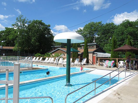 4th image of 126 Pommel Dr