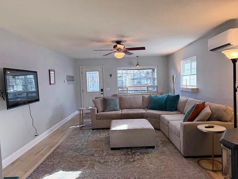 313 NW Riverfront St #1 — Photo 8