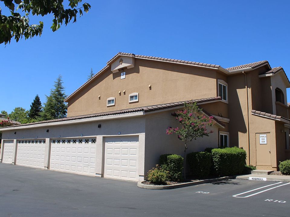 1st image of 501 Gibson Dr APT 321