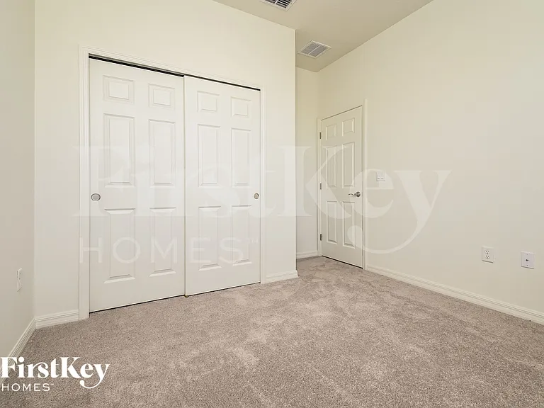 209 Windsor Reserve Dr — Photo 10