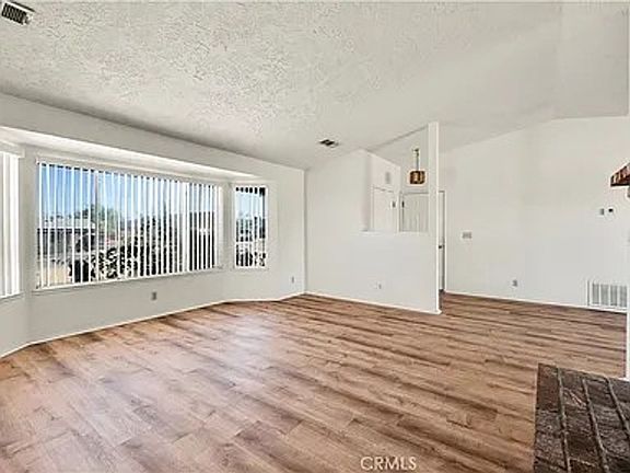 2nd image of 5464 Mariposa Ave
