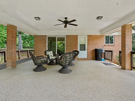 4th image of 1220 Romans Dr