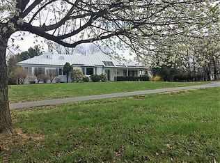 18594 Silcott Springs Rd, Purcellville, VA 20132