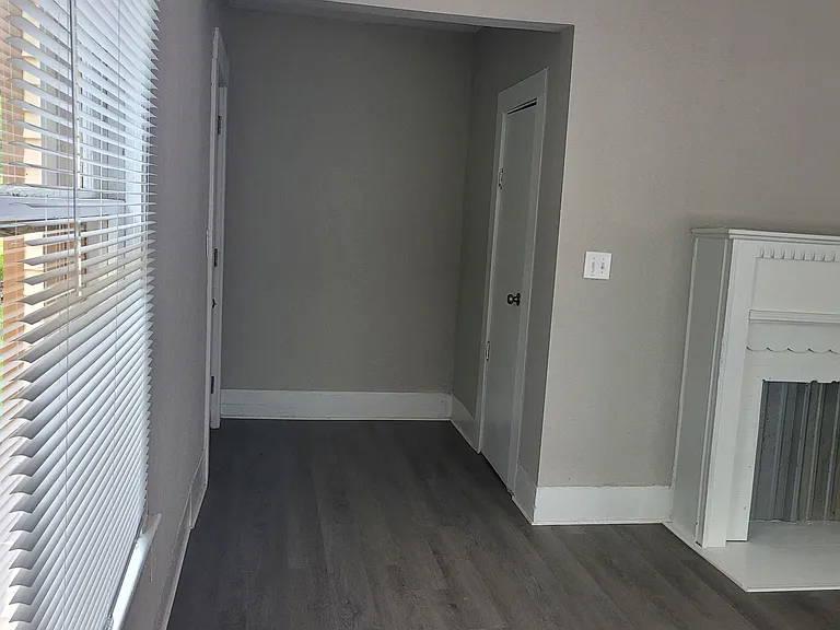 313 N Walnut St — Photo 2