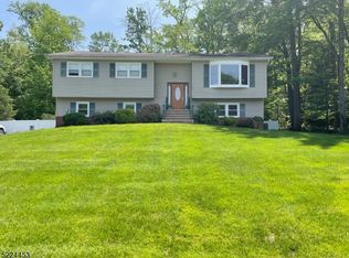 32 Magnolia Ave, Denville, NJ 07834