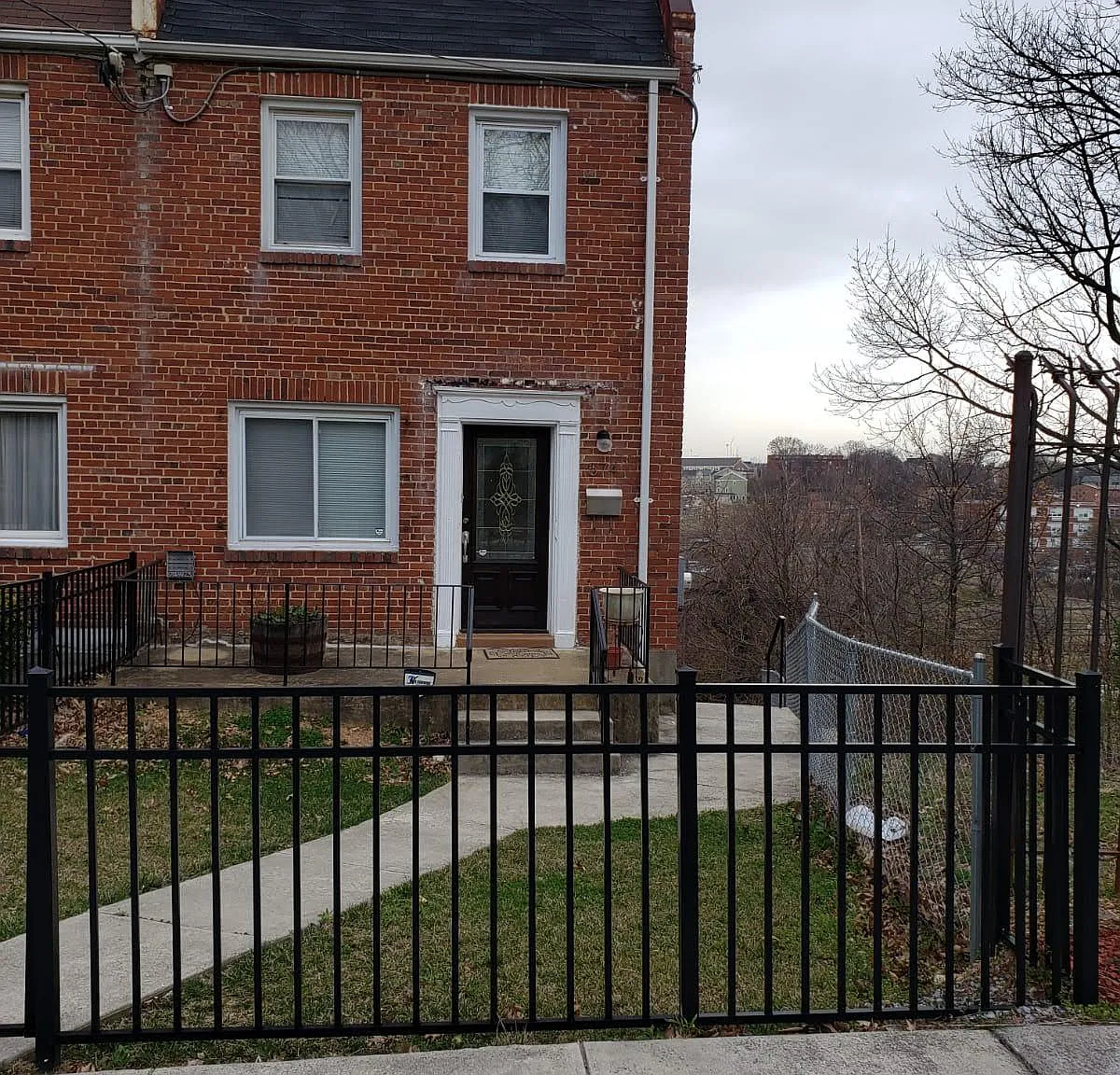 574 Foxhall Pl SE — Photo 1