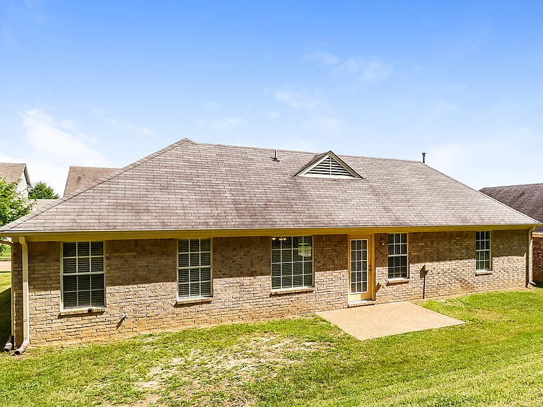 1481 Lawson Dr — Photo 14