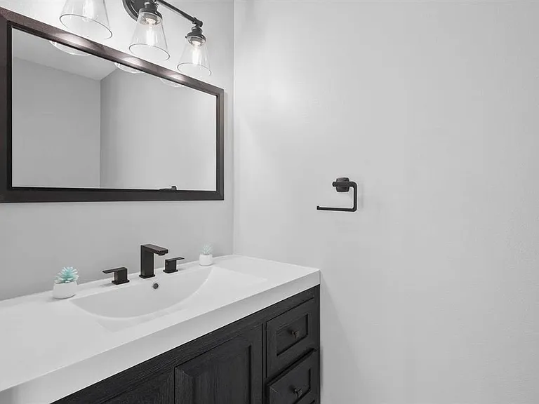 640 Tower Dr #1 — Photo 17