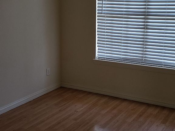 5th image of 3512 Chablis Dr
