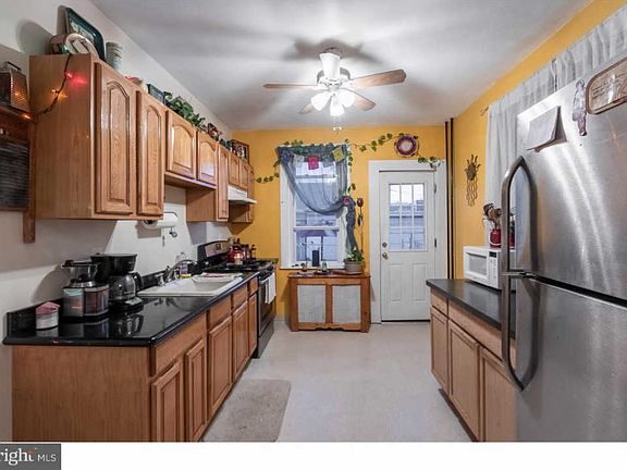 5th image of 2536 E Monmouth St