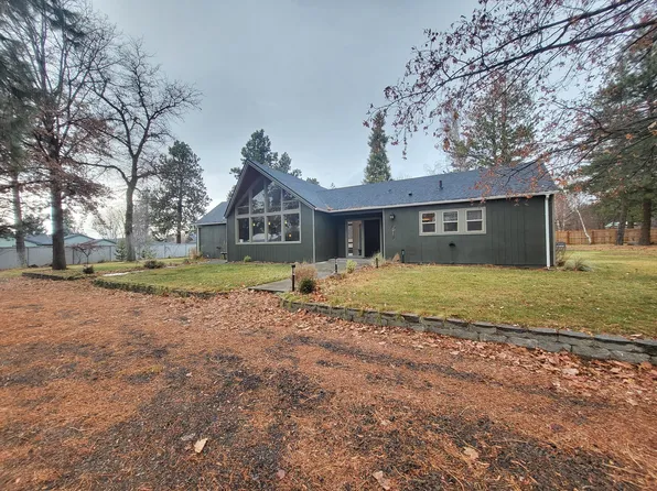 221 Pine Grove Rd, Klamath Falls, OR 97603