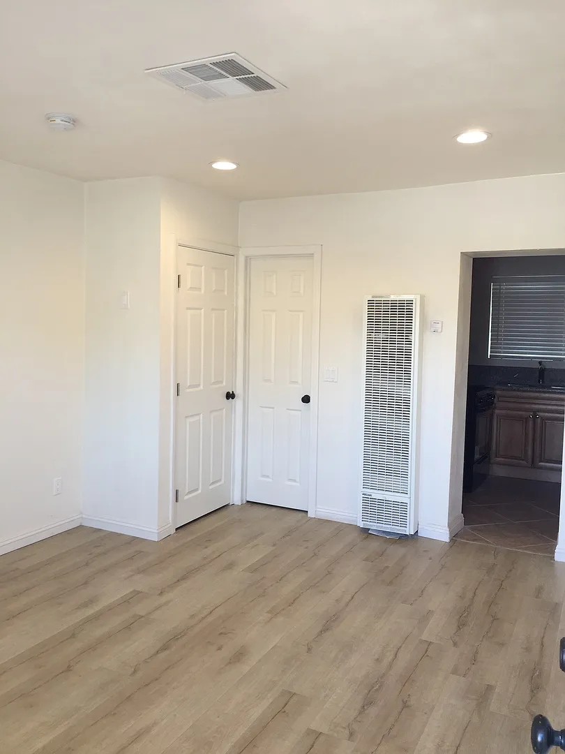 119 Otis ave 1-8 — Photo 1