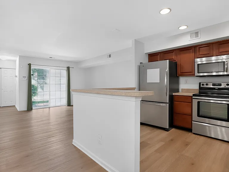 69 Ramsgate Ct — Photo 13