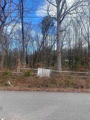 2nd image of 162 Oak Hill Dr