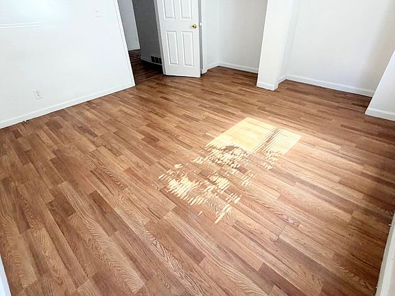 4th image of 2601 Bellevue Ave #1