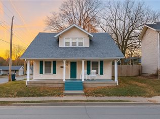 620 4th St, Charleston, IL 61920