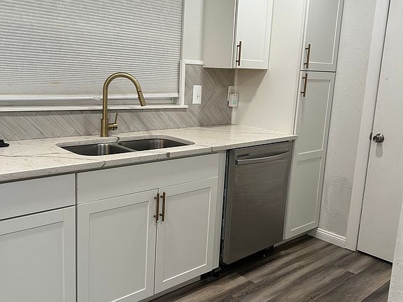 2nd image of 4440 Frances Ave