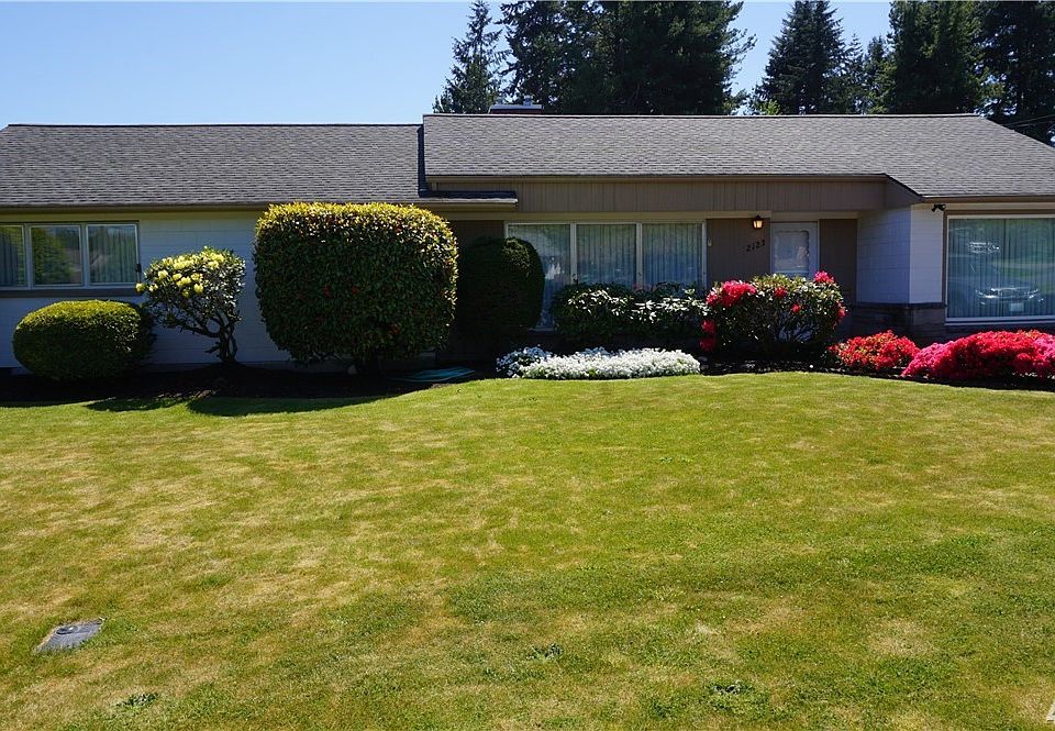 1st image of 2123 NE Sunrise Dr