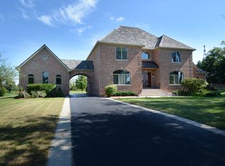 6858 Ellis Ave, Lake Zurich, IL 60047