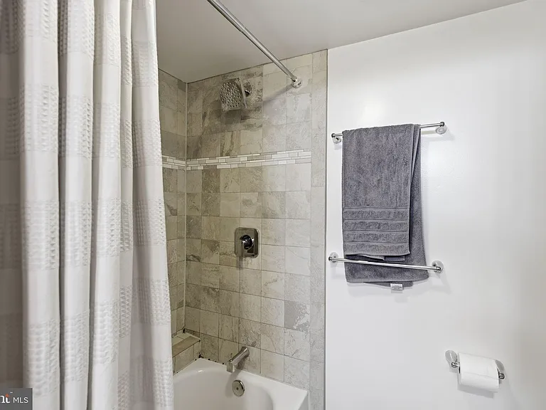 2807 S Woodrow St #B-1 — Photo 20
