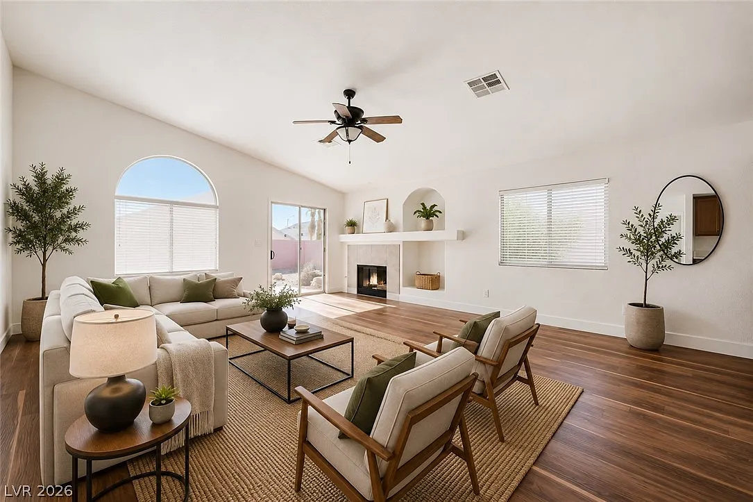 4 bed, 2.0 bath, 1758 sqft, $2,250 — Photo 3