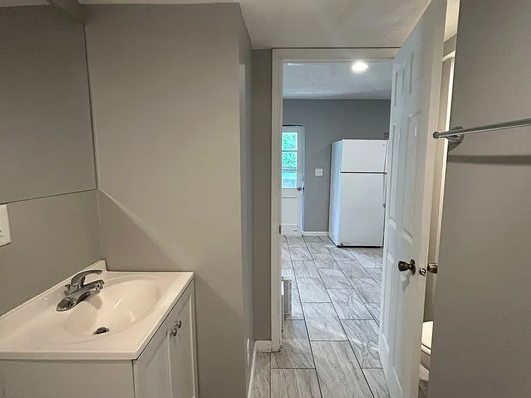 1101 Bancroft St — Photo 9