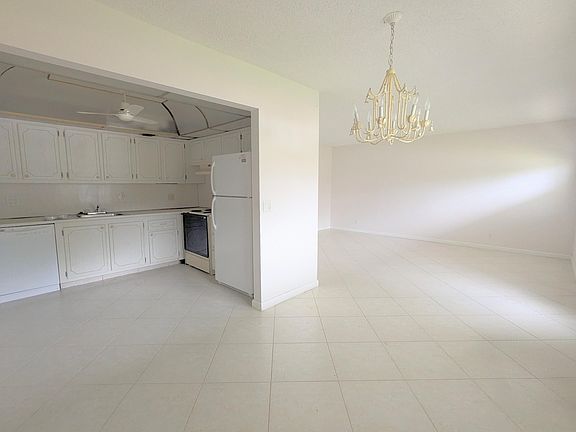 2nd image of 222 Somerset L #L