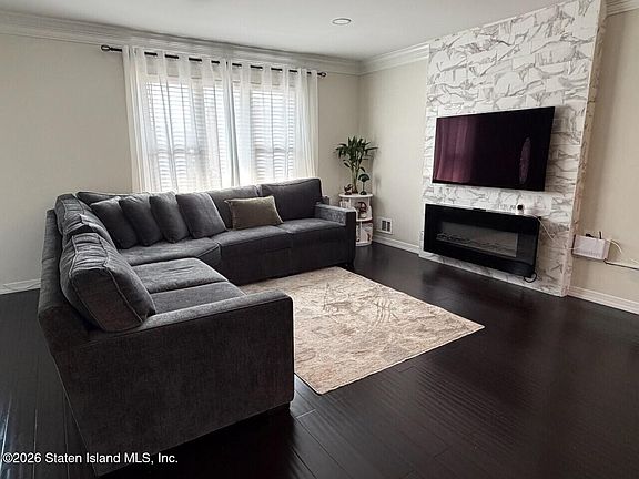 4th image of 149 Freedom Ave
