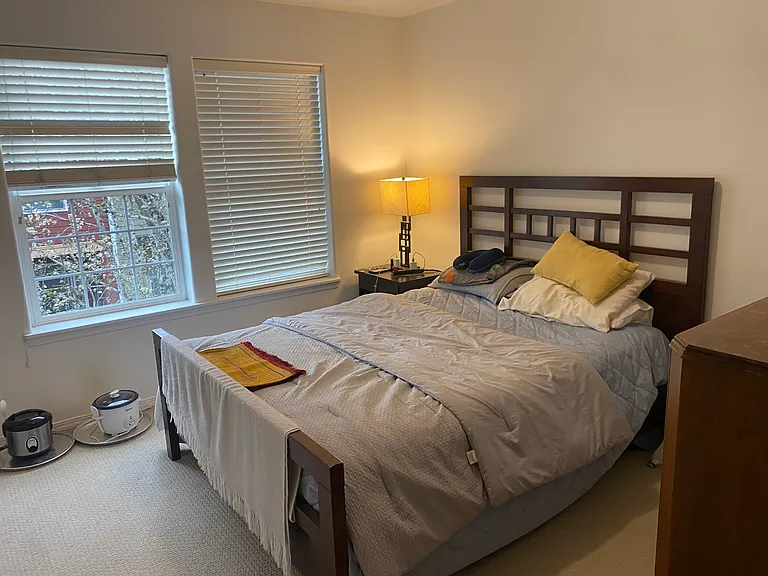 851 NE Caden Ave — Photo 8
