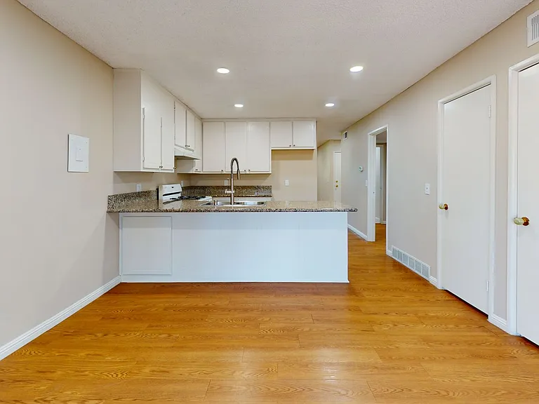 All units 2 Bedroom , 2 baths — Photo 5