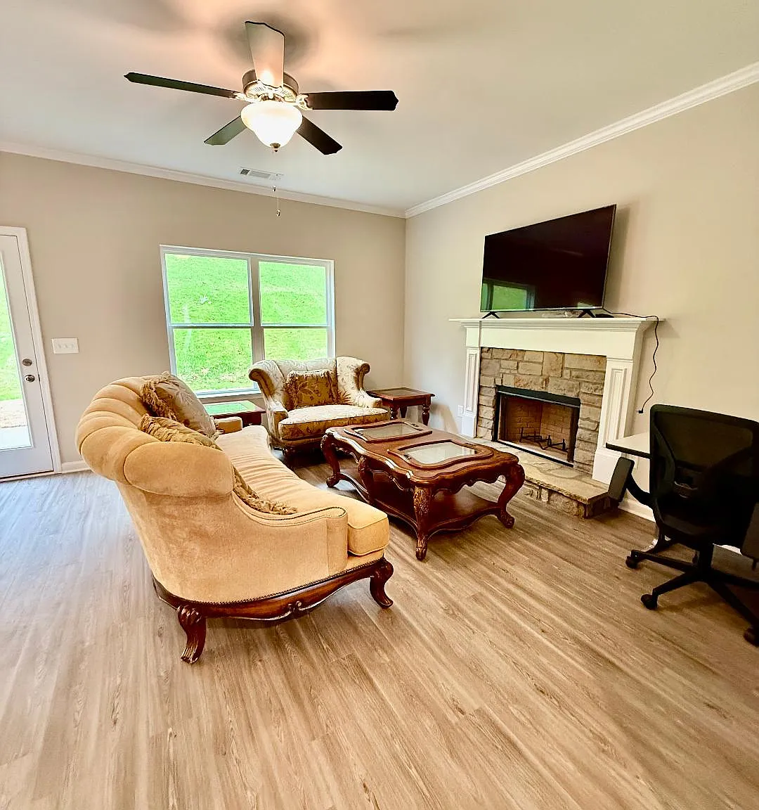 4 bed, 1866 sqft, $2,400 — Photo 4