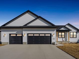 2721 Arbor Ridge Rd, Cedar Falls, IA 50613